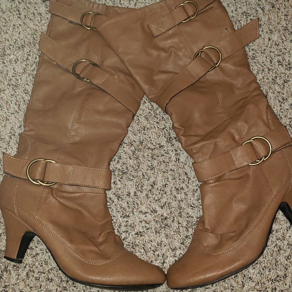 Cognac buckle boots